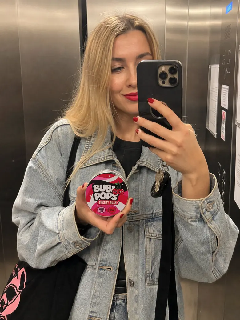 MIRROR MOOD